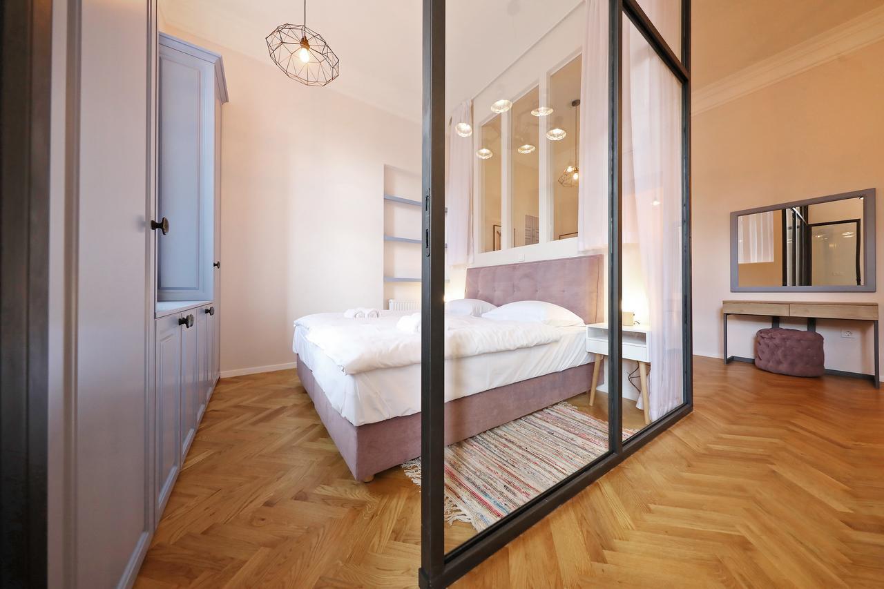 Central Apartments Zagreb Buitenkant foto